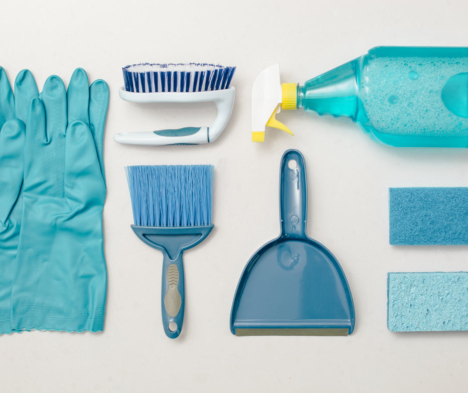 files/cleaning-blue-knolling-flatlay.jpg